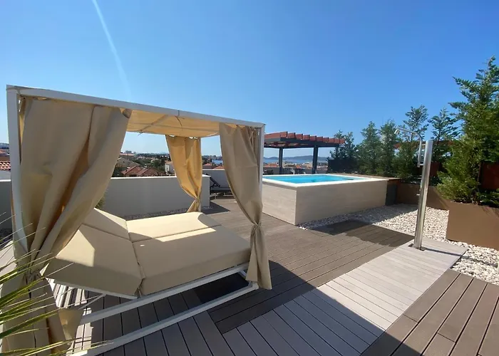 Shell Sky Luxury Penthouse With Private Pool
